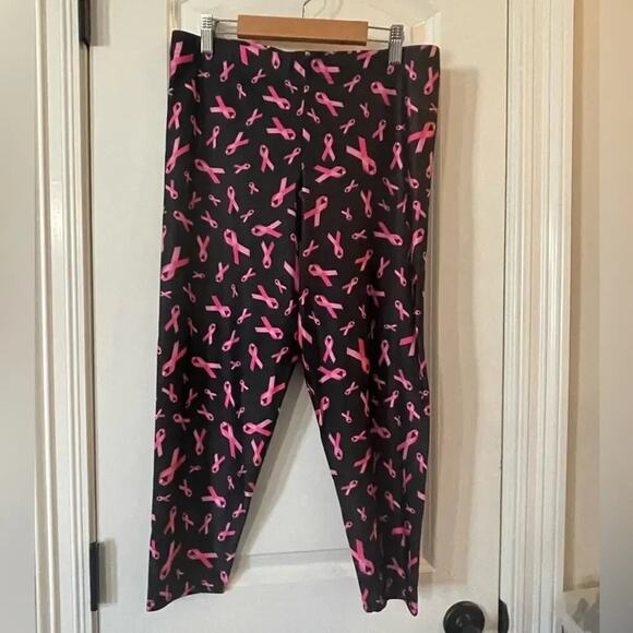 Handy Spandy Breast Cancer Ribbon workout Cropped Pants - EUC - L - Picture 2 of 5